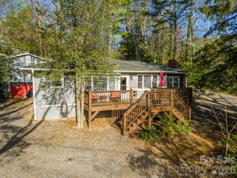 416 S Cherokee Avenue Black Mountain NC 28711