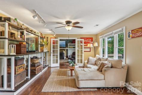 416 S Cherokee Avenue Black Mountain NC 28711
