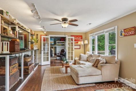416 S Cherokee Avenue Black Mountain NC 28711