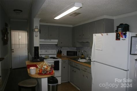 316 N Government Street Lincolnton NC 28092