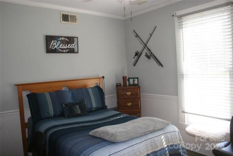 316 N Government Street Lincolnton NC 28092