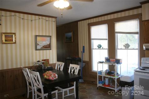 316 N Government Street Lincolnton NC 28092