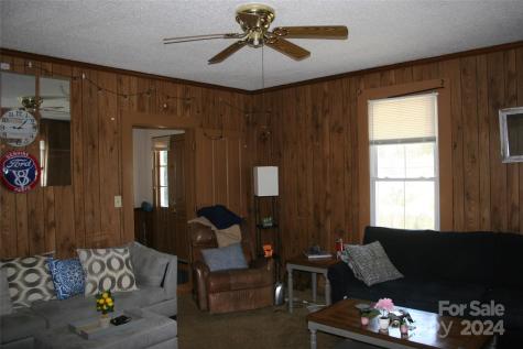 316 N Government Street Lincolnton NC 28092