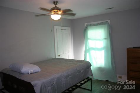 316 N Government Street Lincolnton NC 28092