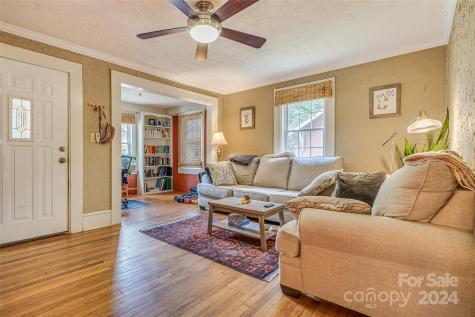 6 Reynolds Road Asheville NC 28806