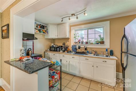 6 Reynolds Road Asheville NC 28806