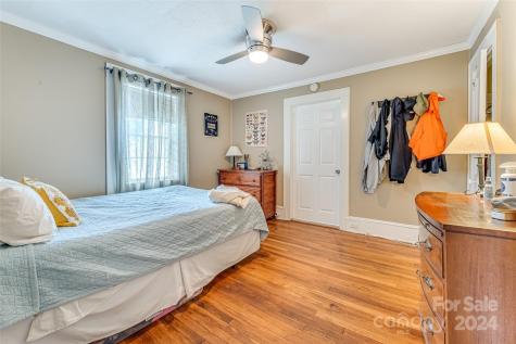 6 Reynolds Road Asheville NC 28806