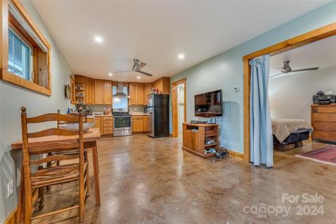 6 Reynolds Road Asheville NC 28806