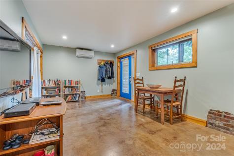 6 Reynolds Road Asheville NC 28806