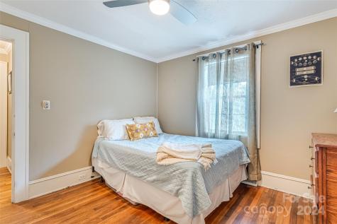 6 Reynolds Road Asheville NC 28806