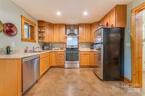 6 Reynolds Road Asheville NC 28806