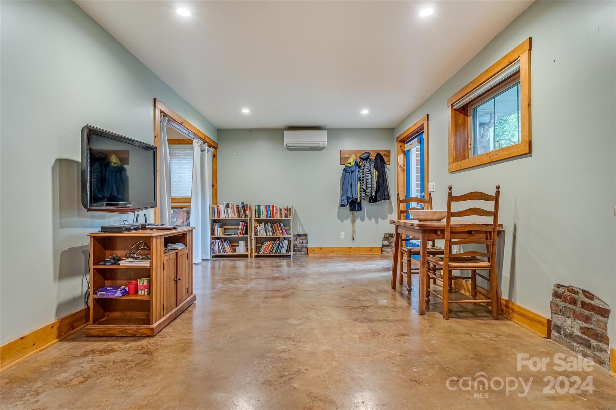 6 Reynolds Road Asheville NC 28806