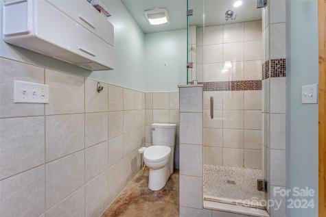 6 Reynolds Road Asheville NC 28806