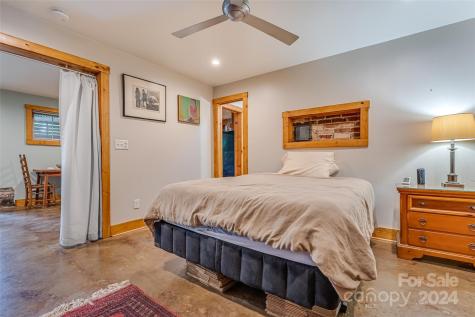 6 Reynolds Road Asheville NC 28806