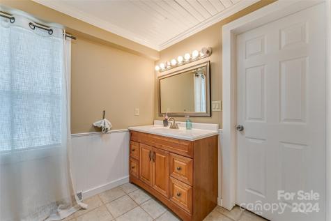 6 Reynolds Road Asheville NC 28806