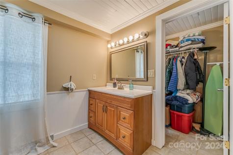 6 Reynolds Road Asheville NC 28806