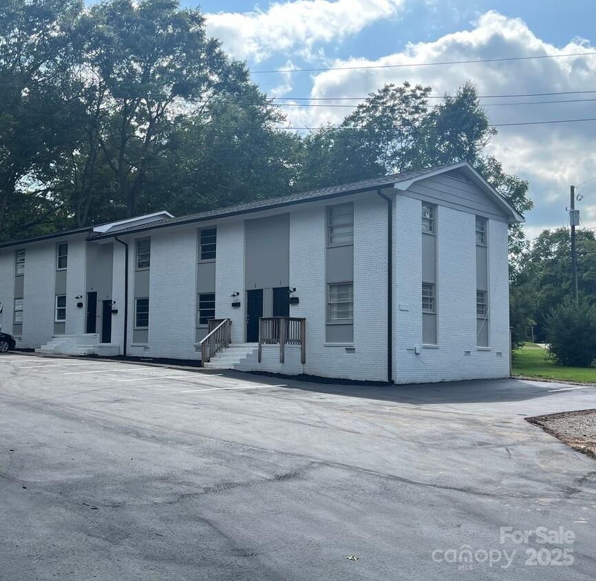 227 W Glendale Avenue Mount Holly NC 28120