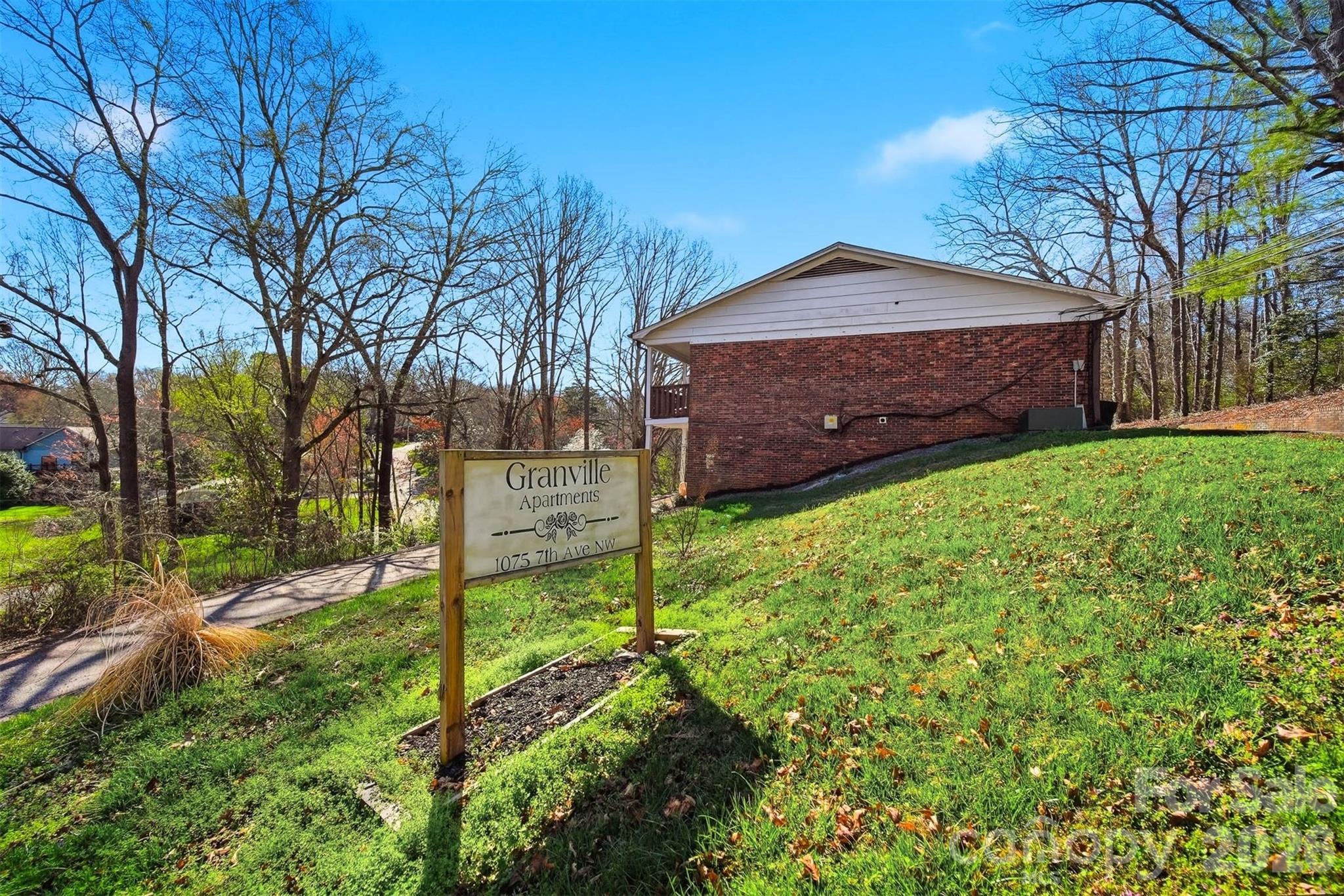 1075 7th Avenue NW Hickory NC 28601