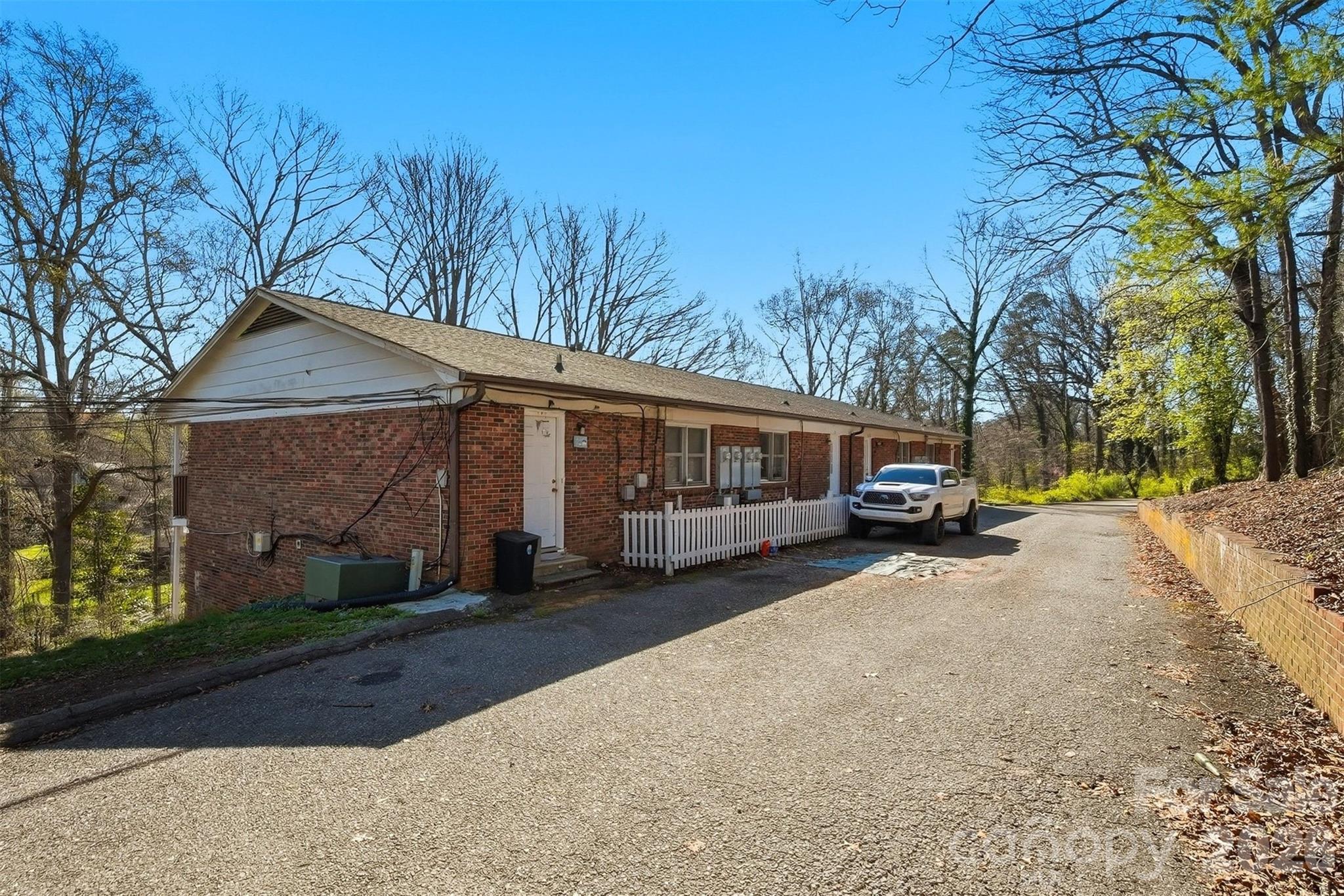 1075 7th Avenue NW Hickory NC 28601