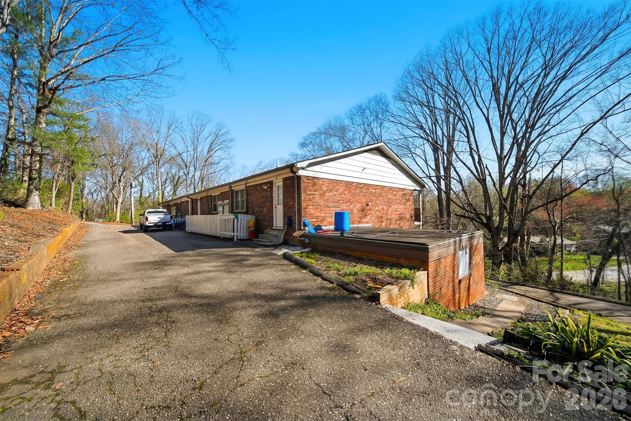 1075 7th Avenue NW Hickory NC 28601