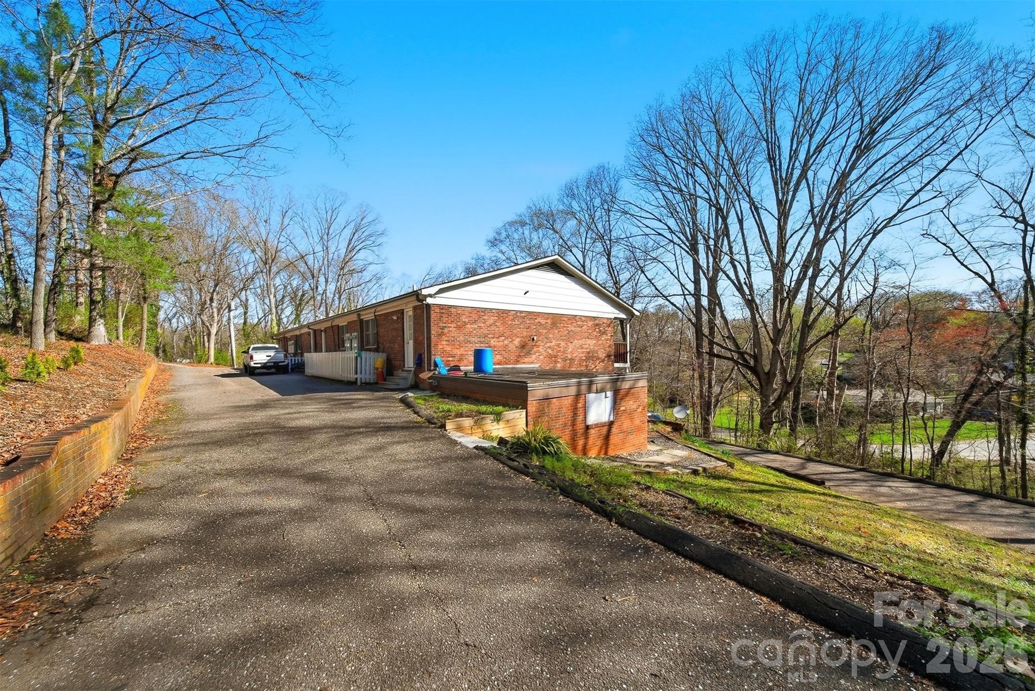1075 7th Avenue NW Hickory NC 28601