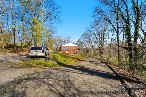 1075 7th Avenue NW Hickory NC 28601