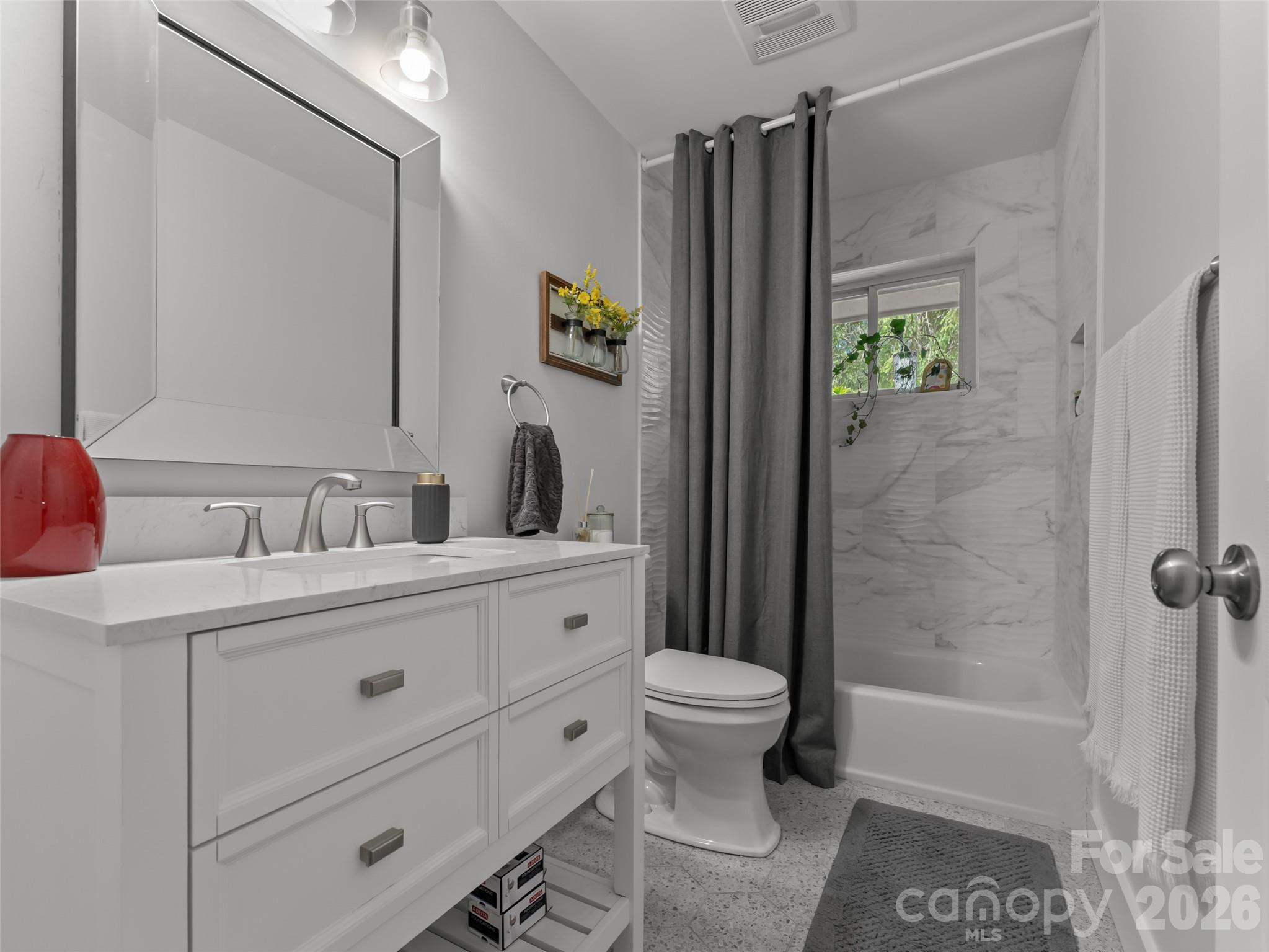 1110 3rd Avenue W Hendersonville NC 28739