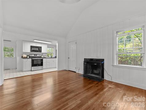 1110 3rd Avenue W Hendersonville NC 28739