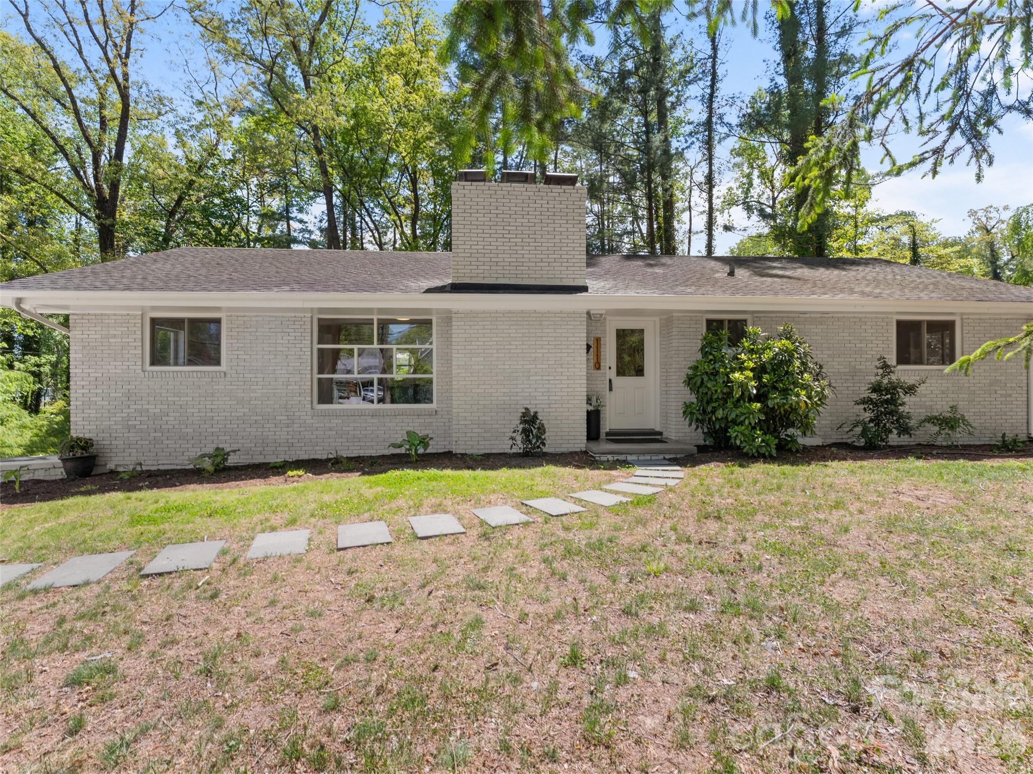 1110 3rd Avenue W Hendersonville NC 28739
