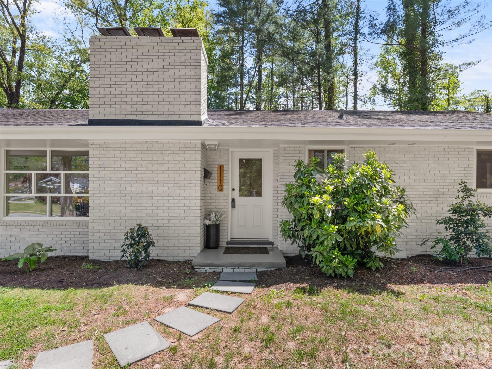 1110 3rd Avenue W Hendersonville NC 28739