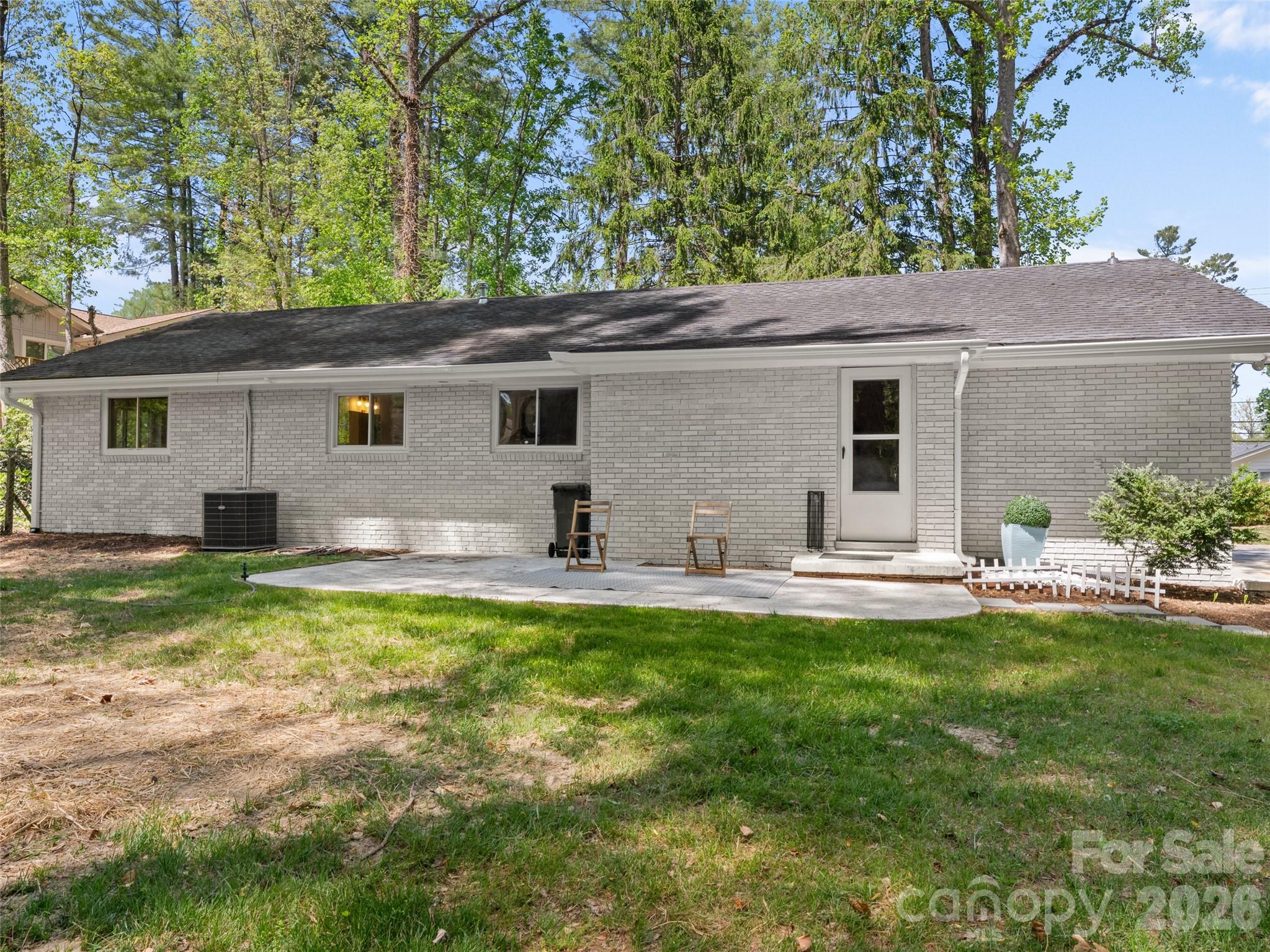 1110 3rd Avenue W Hendersonville NC 28739