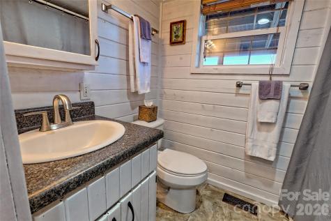1628 Round Hill Road Bryson City NC 28713