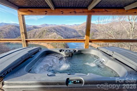 1628 Round Hill Road Bryson City NC 28713