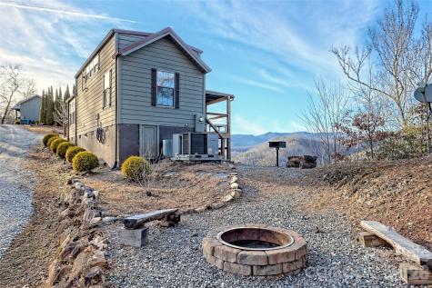 1628 Round Hill Road Bryson City NC 28713