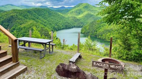 1628 Round Hill Road Bryson City NC 28713