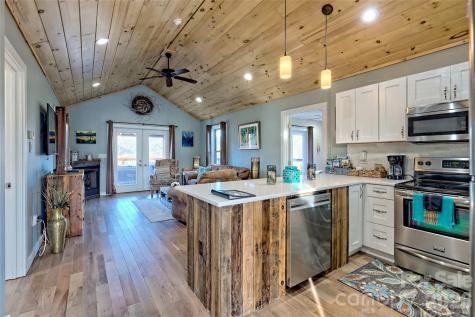 1628 Round Hill Road Bryson City NC 28713