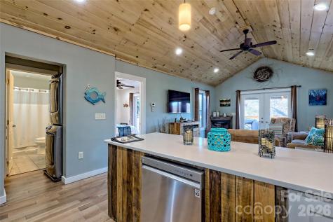 1628 Round Hill Road Bryson City NC 28713