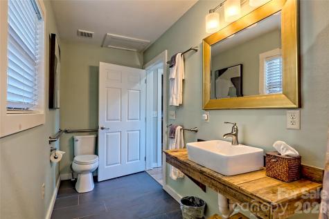 1628 Round Hill Road Bryson City NC 28713
