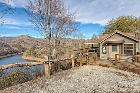 1628 Round Hill Road Bryson City NC 28713