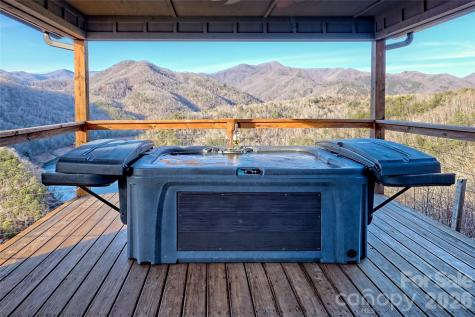 1628 Round Hill Road Bryson City NC 28713