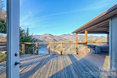 1628 Round Hill Road Bryson City NC 28713