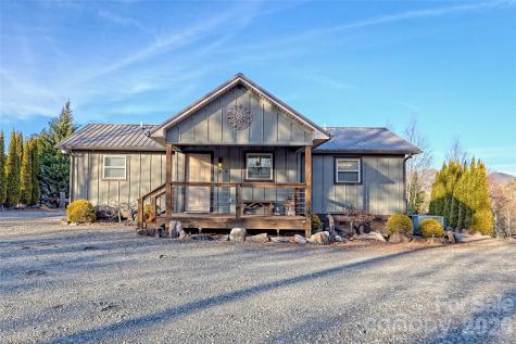 1628 Round Hill Road Bryson City NC 28713