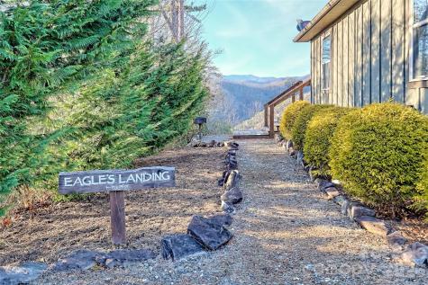 1628 Round Hill Road Bryson City NC 28713