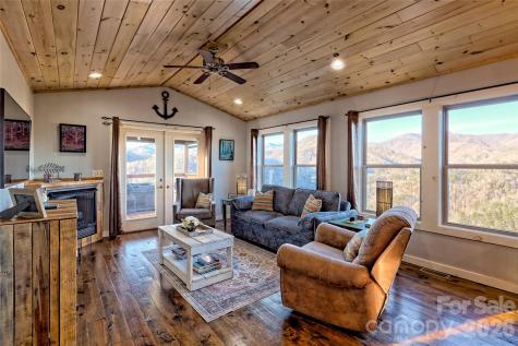 1628 Round Hill Road Bryson City NC 28713
