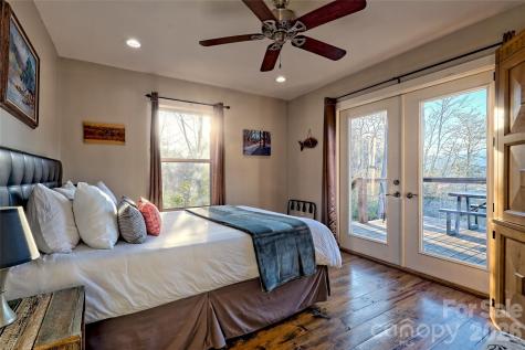 1628 Round Hill Road Bryson City NC 28713