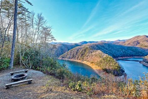 1628 Round Hill Road Bryson City NC 28713