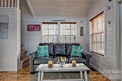 1628 Round Hill Road Bryson City NC 28713