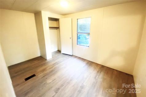 295 Asbury Road Candler NC 28715