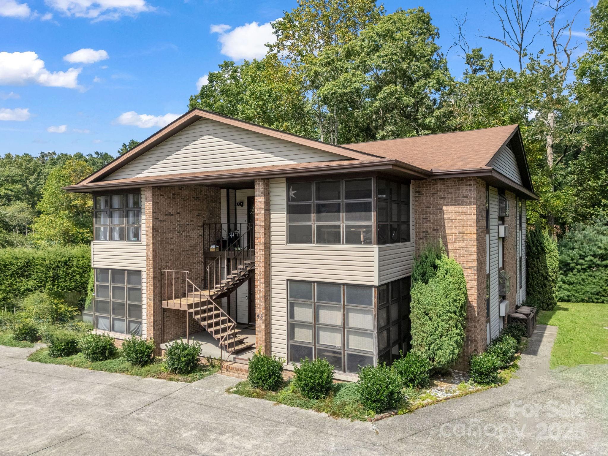 45 Indian River Road Hendersonville NC 28791