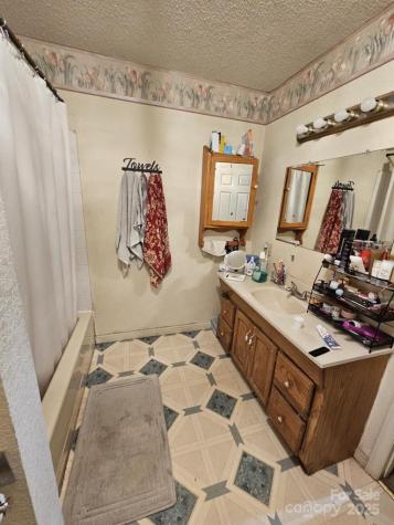 3210 28th Avenue Drive NE Hickory NC 28601